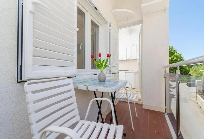 Апартаменты Комфорт 1 Спальня, Rooms & Apartments Barišić