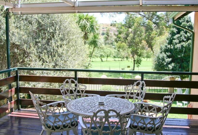Семейный Номер, Greenfields Guesthouse & Restaurant
