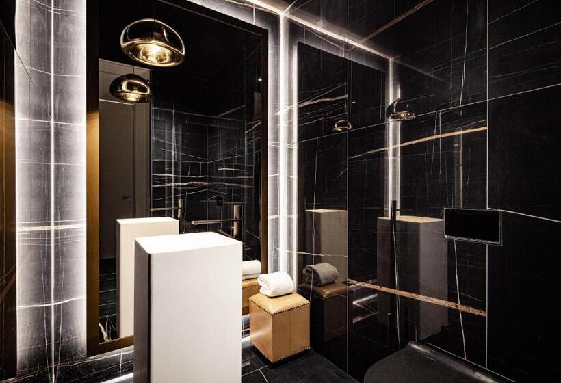 Superior suite with lake view, Aria Retreat & Spa   The Leading Hotels Of The World, Located Within Parco San Marco Resort