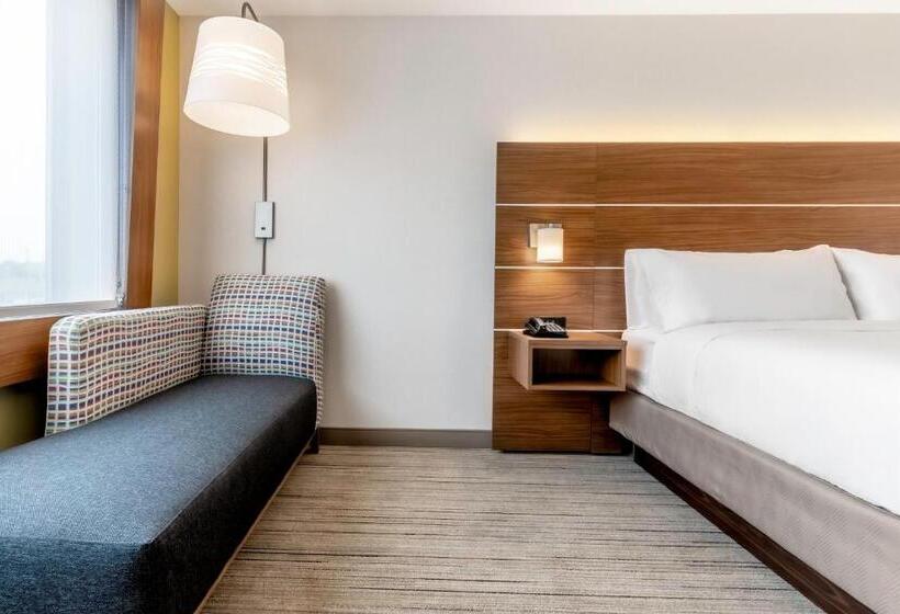 适合残疾人士使用的带超级大床的标准间, Holiday Inn Express Milwaukee West Allis By Ihg