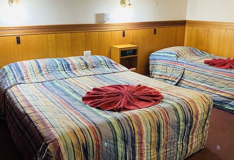 Семейный Номер, County Lodge Motor Inn