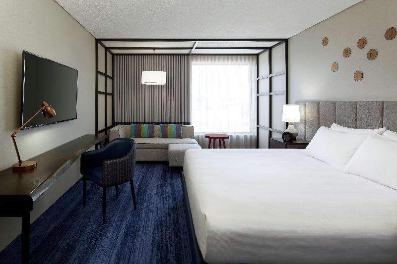 キングサイズベッドのスタンダードルーム, Doubletree By Hilton Montreal