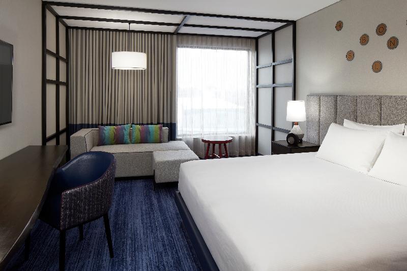 身障者適用キングサイズベッドルーム, Doubletree By Hilton Montreal