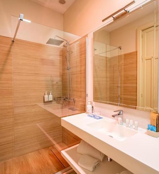 סוויטת ג'וניור, Yit Casa Grande