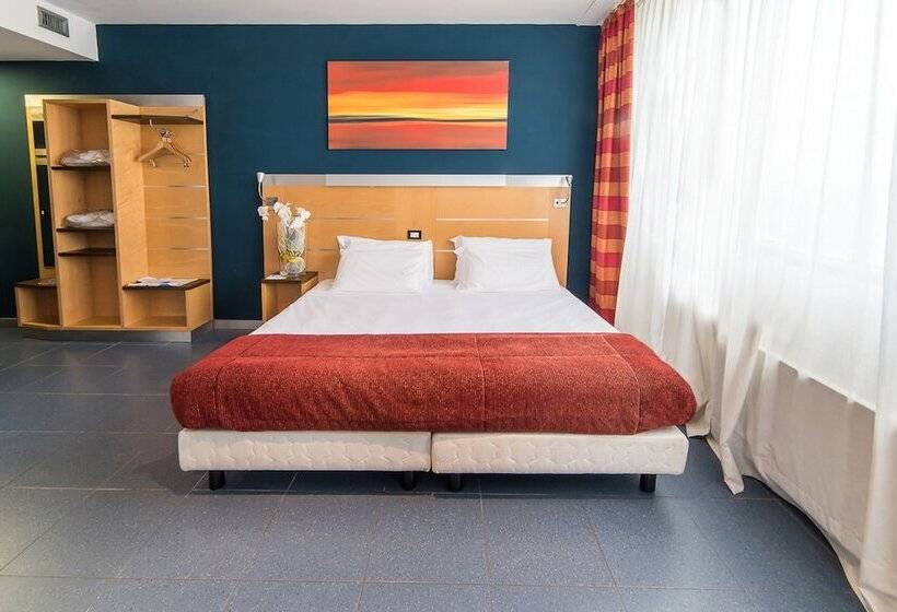اتاق استاندارد چهار تخته, Sotel Nomentana Roma