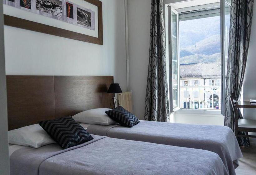Номер Стандартный с Видом, Hôtel D'ossau