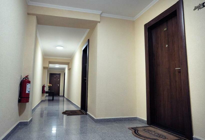 آپارتمان 1 خوابه, London Apartments Vaslui