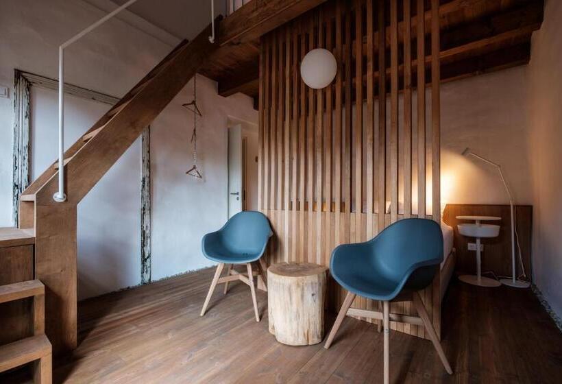 Четырехместный Номер Стандарт, Almalomb Apartman