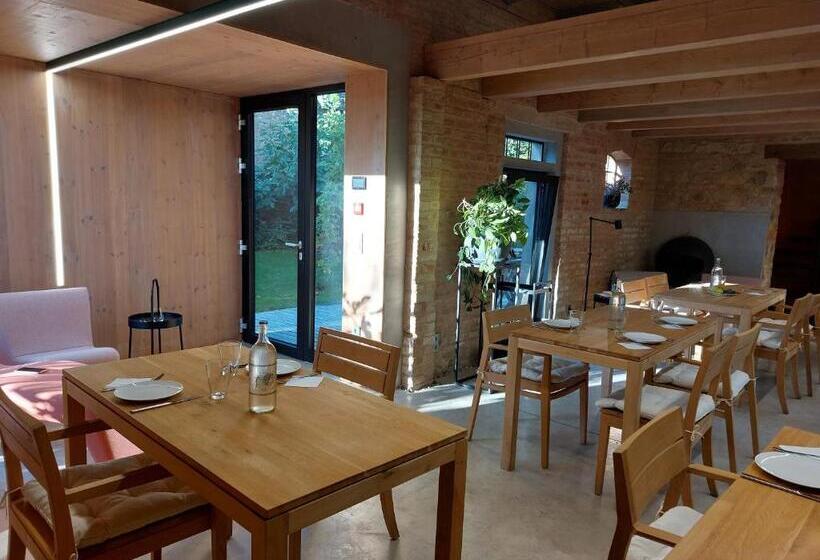 Номер Стандарт, Almalomb Apartman