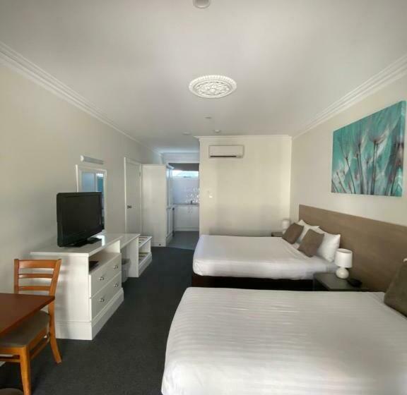 스탠다드 스튜디오, Campaspe Lodge