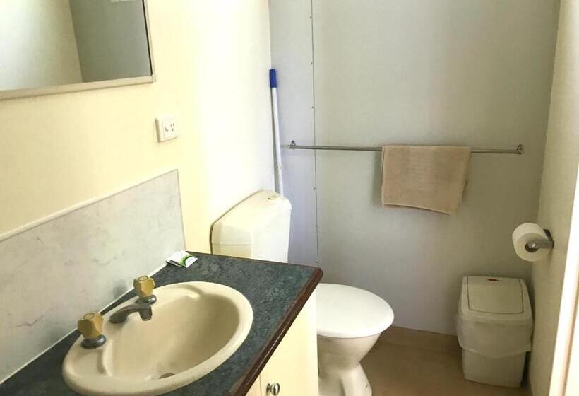 Номер Стандарт, Aaok Karratha Caravan Park