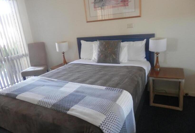 Номер Стандарт, Tall Timbers Motel