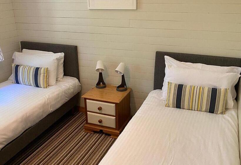 Дом 2 Спальни, Ivyleaf Combe Lodges