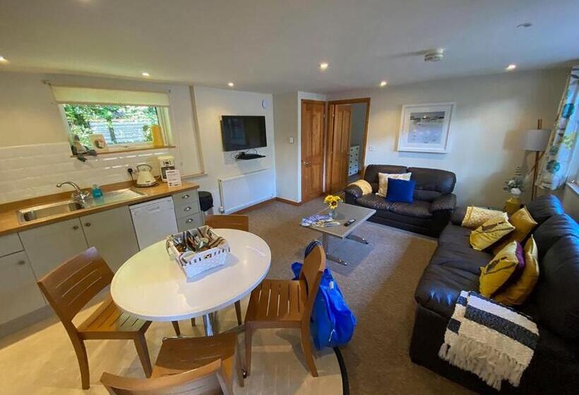 Дом 2 Спальни, Ivyleaf Combe Lodges
