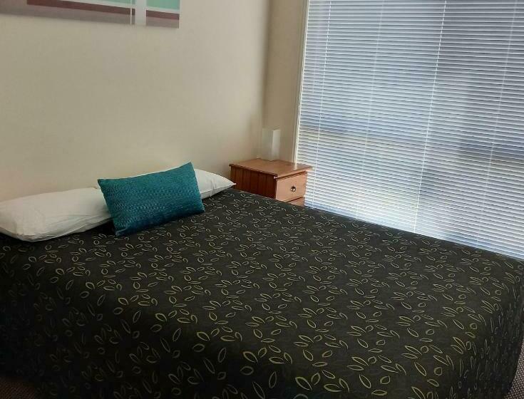 Апартаменты Executive 1 Спальня, Emerald Motel Apartments
