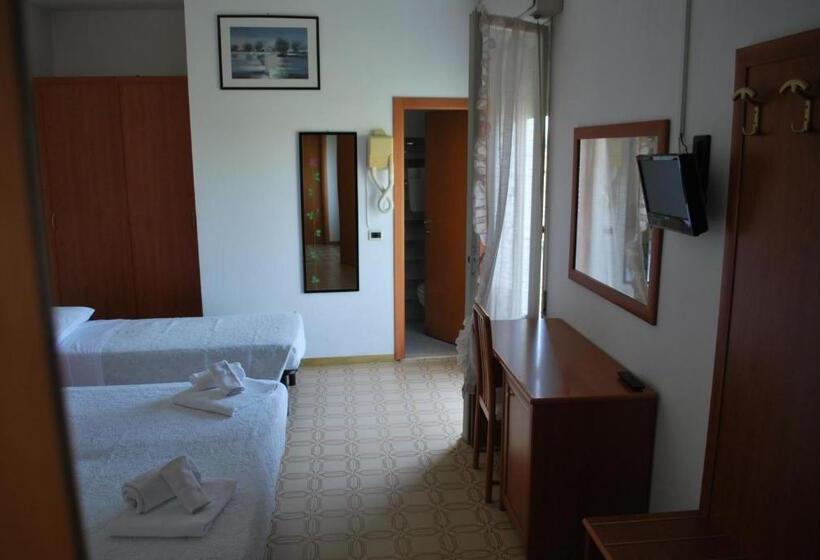 Номер Стандарт Трехместный, Villa Verde