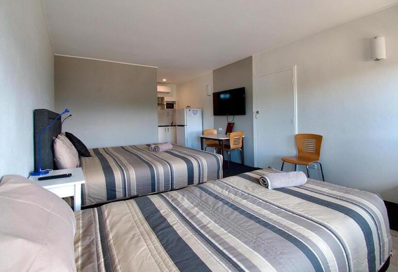 스위트 킹사이즈 침대, Memphis Motor Inn