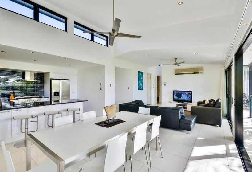 דירת 3 חדרים נוף לים, Pinnacle Apartments