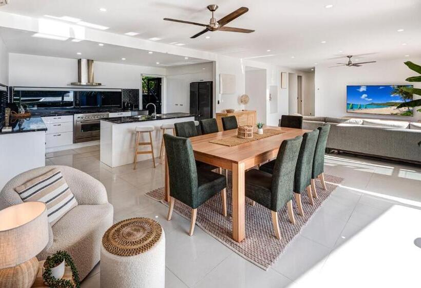 Апартаменты 3 Спальни, Pinnacle Apartments