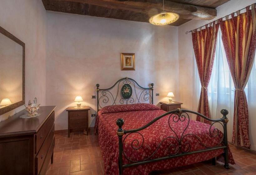 Полулюкс Вид на Сад, Castello Di Pupaggi