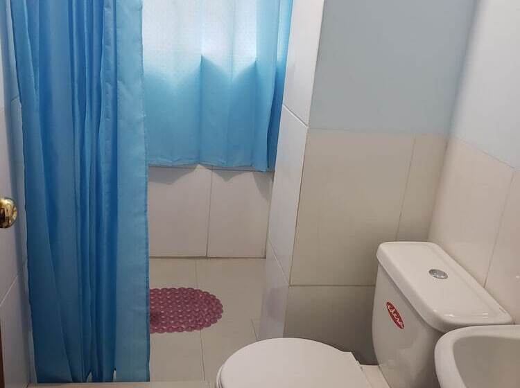 اتاق خانوادگی, Hostal Salas