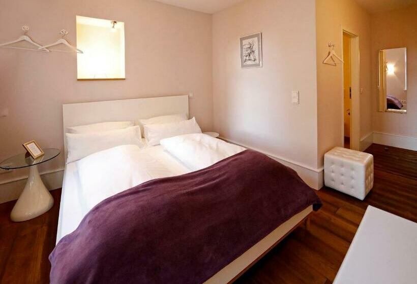 ベーシックルーム, Weinreich, Gästezimmer & Weinstube