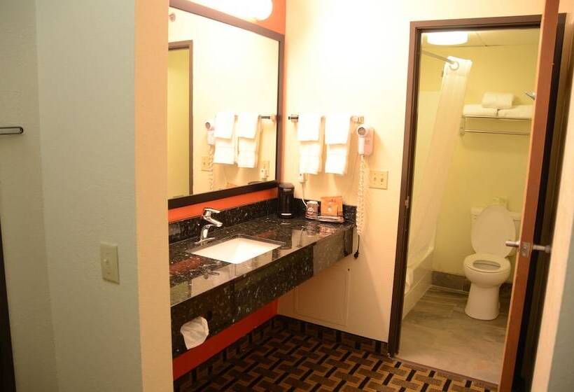 Люкс, Americinn By Wyndham West Burlington