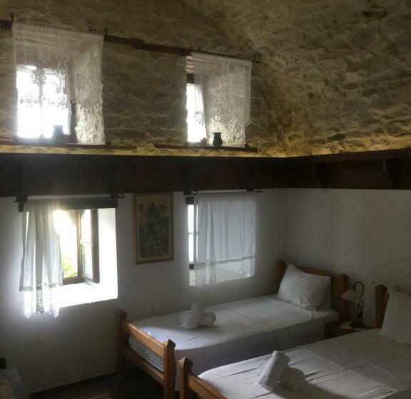 스탠다드 트리플 룸, Konaku Guest House