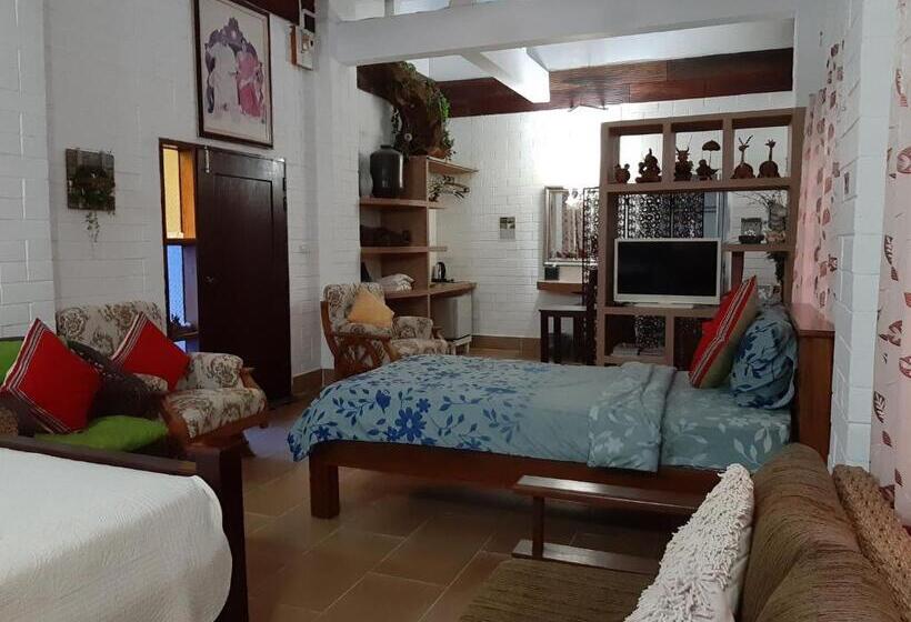 Трехместный Номер Стандарт с Балконом, Banthorphan Resort