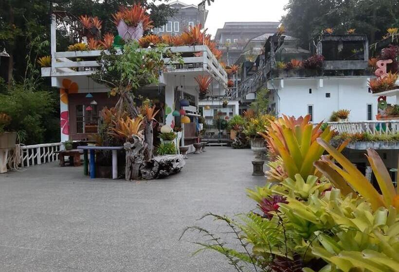 带阳台的豪华间, Banthorphan Resort