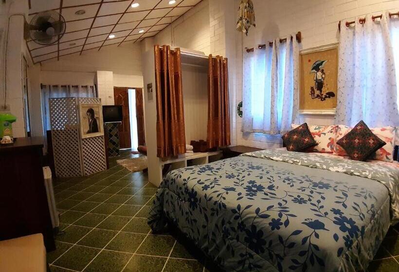 اتاق استاندارد سه تخته با بالکن, Banthorphan Resort