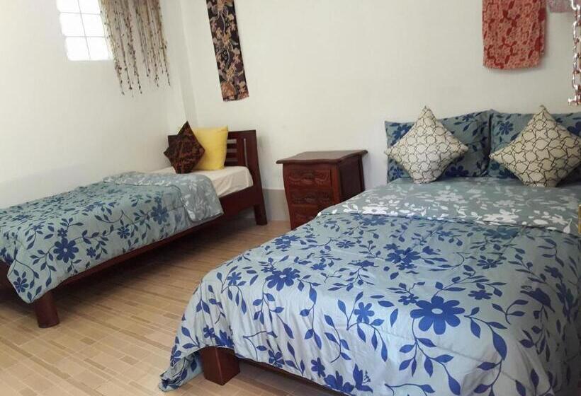 Трехместный Номер Стандарт с Балконом, Banthorphan Resort