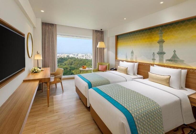 Номер Superior Вид на Город, Bellevue Sarovar Premiere Junagadh