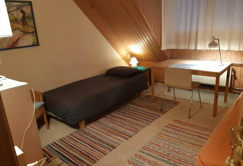 غرفة قياسية مطلّة علي الحديقة, Rustherberg