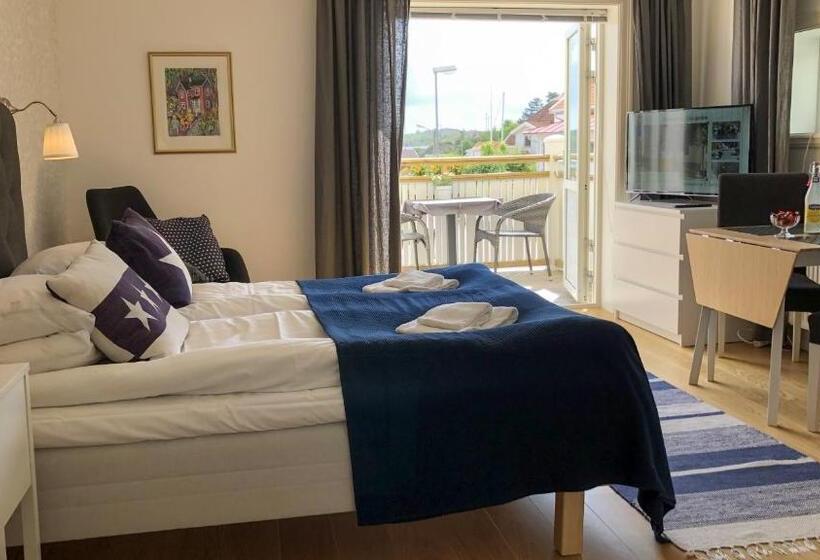 Номер Стандарт Вид на Море с Балконом, Skaftö Hotell Villa Lönndal, Grundsund