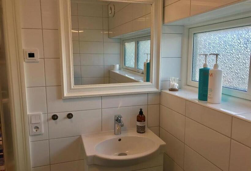 Номер Стандарт Вид на Море с Балконом, Skaftö Hotell Villa Lönndal, Grundsund