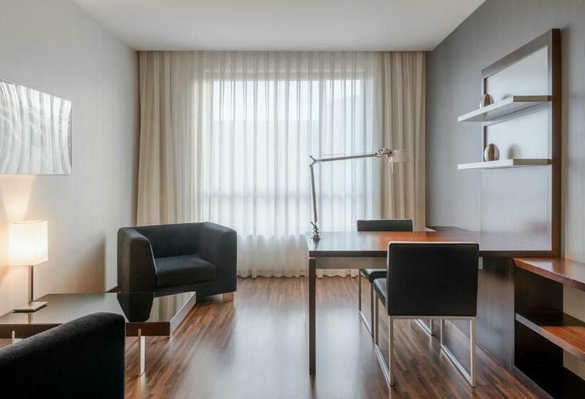 חדר סופריור עם מיטת קינג, Ac Hotel Coslada Aeropuerto By Marriott