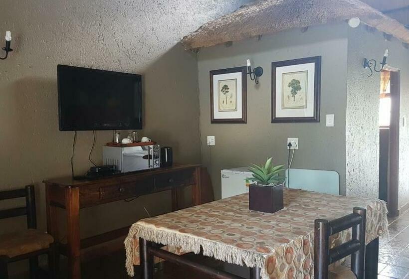 标准间带游泳池, Warembo Lodge
