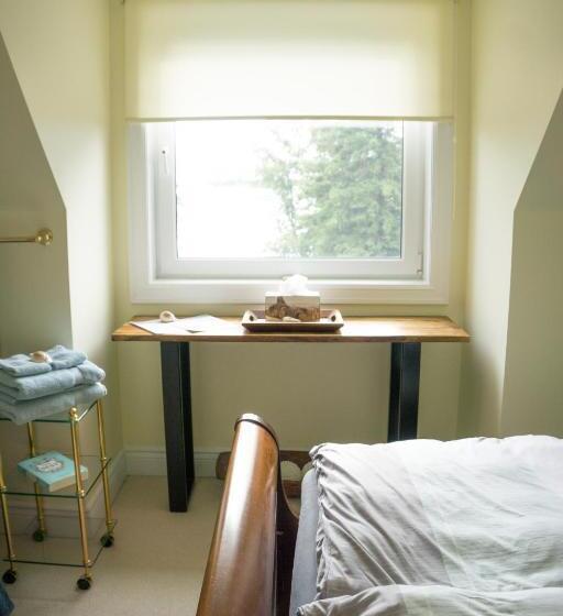 סוויטה דלוקס, The Empty Nest B & B