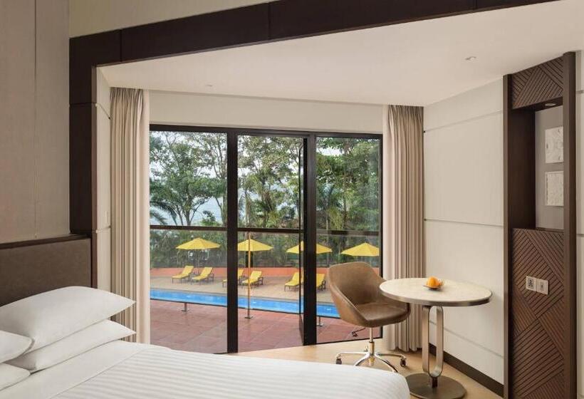 プールビュースタンダードルーム, Goa Marriott Resort & Spa