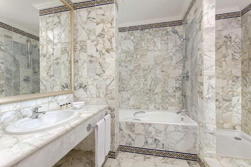 اتاق لوکس با تخت بزرگ, Sheraton Tunis