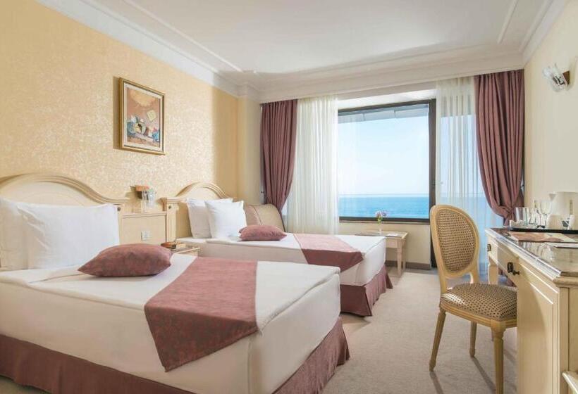 Номер Стандарт Вид на Море с Балконом, The Palace Hotel, Sunny Day