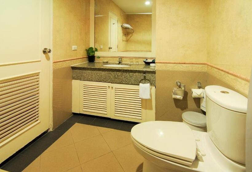 سوئیت با بالکن, Admiral Suites Bangkok