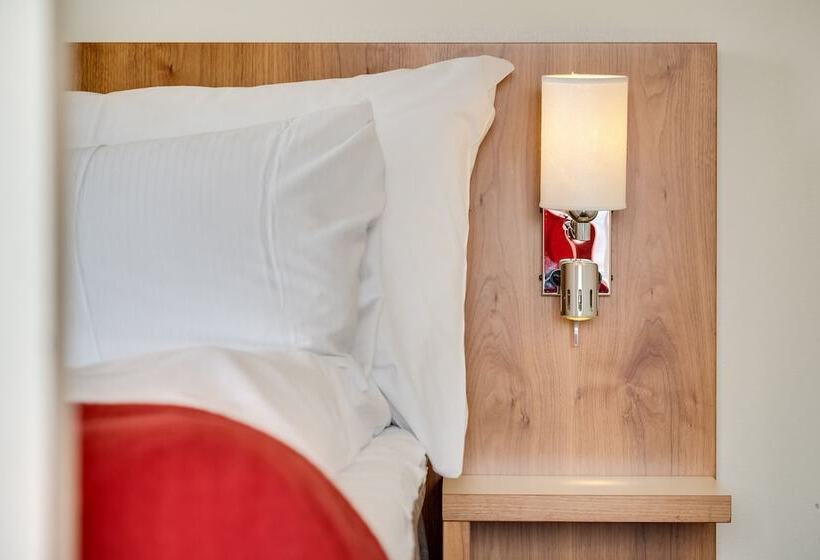 家庭间, Quality Hotel Residence