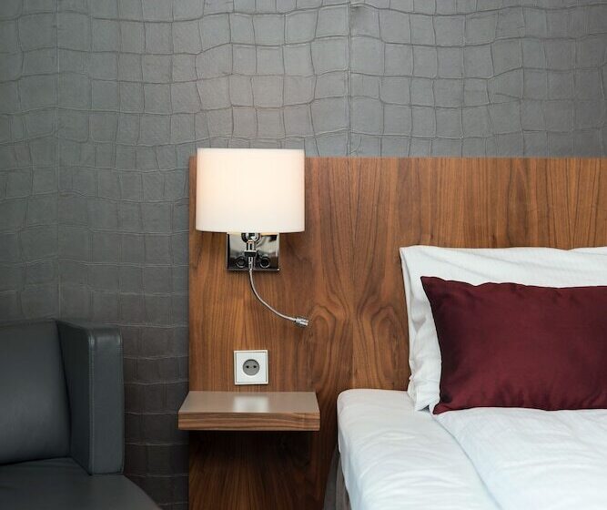 家庭间, Quality Hotel Residence