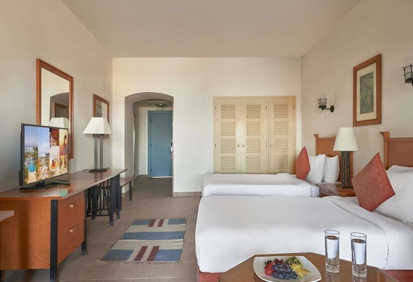 اتاق استاندارد با چشم‌انداز دریا, Strand Beach Resort