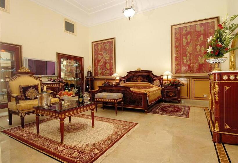 套房带园景, The Raj Palace