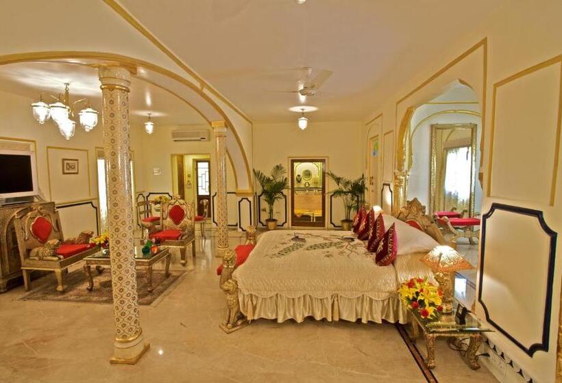 套房带园景, The Raj Palace