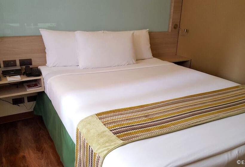 Люкс, Microtel By Wyndham Baguio