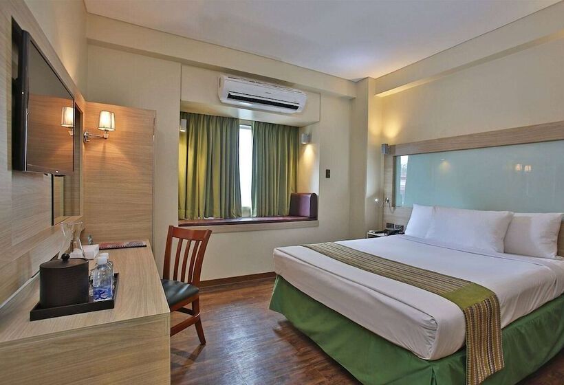 Люкс, Microtel By Wyndham Baguio